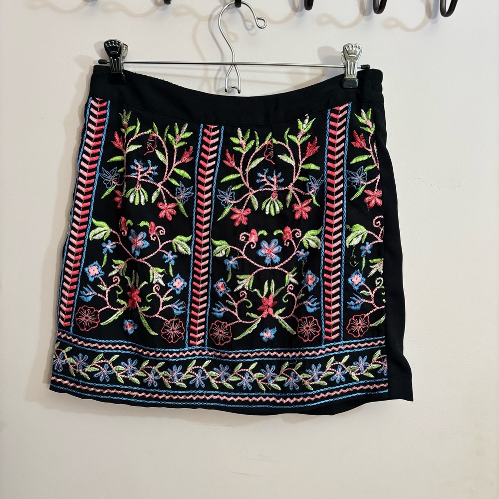 Vero Moda Black Skirt with Colorful Embroidery